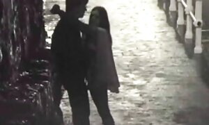 के बीच में सेक्सी पिक्चर चाहिए इंग्लिश