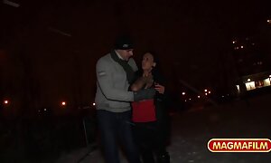 एक हिंदी सेक्सी फिल्म चाहिए हिंदी सेक्सी फिल्म आदमी और औरत बनाने के साथ डकैती प्यार