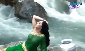 स्कीनी जापानी सेक्सी फिल्म वीडियो चाहिए बहुत मनमौजी